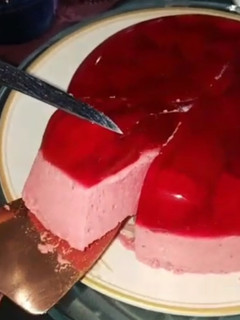 Una foto de Gelatina de fresas🍓