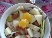 Una foto de ensalada agridulce