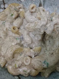 A picture of No hassle mac n cheese.