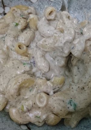 A picture of No hassle mac n cheese.