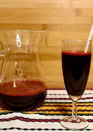 Une photo de Boisson aux betteraves rouges, épinards et carottes, pommes