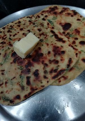 A picture of Methi Paratha.