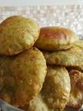 मोड आलेल्या मुगाची पुरी (Sprouted Moong Puri Recipe In Marathi)