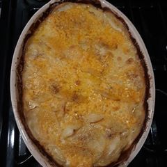 A picture of Cheesy Scallopped Potatoes.