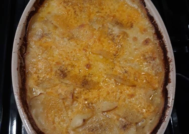 Easiest Way to Prepare Super Quick Homemade Cheesy Scallopped Potatoes