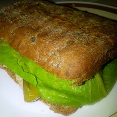 A picture of Tuna Sandwich.