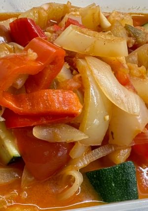Cukkinis lecsó (vegán) recept fotója