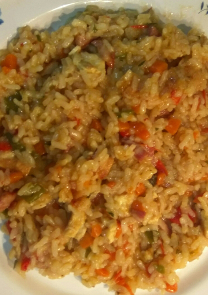 Una foto de Arroz con verduras y tortilla francesa