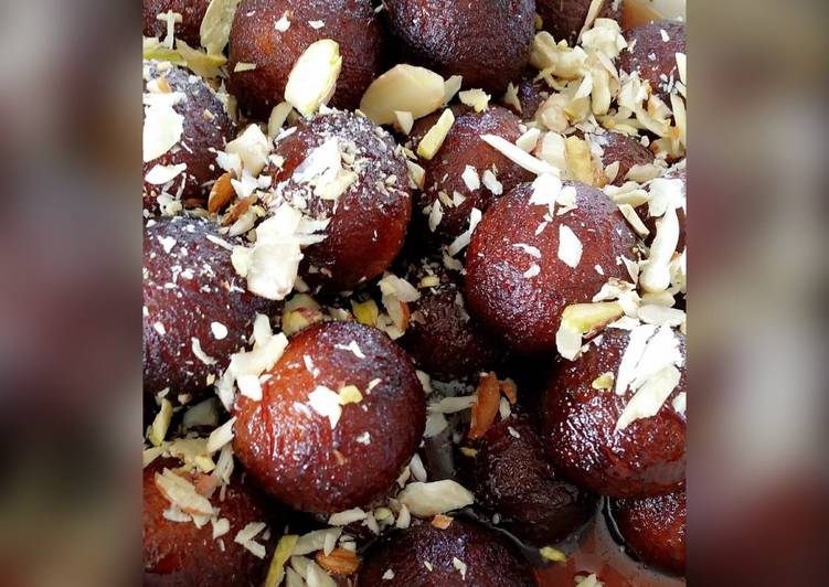 Mawa Gulab Jamuns