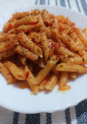 चीज़ी रेड साॅस पास्ता (cheesy red sauce pasta recipe in hindi) रेसिपी मुख्य फोटो