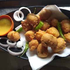 A picture of Daal vada.