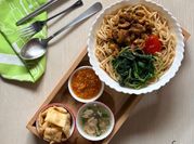 Gambar mie bakmi chili oil