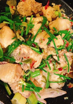 รูปของ ไก่คั่วหม้อปลาร้านัว style by barbie👩🏼‍🍳