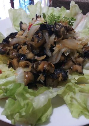Hình của món Ốc xào xả ớt.