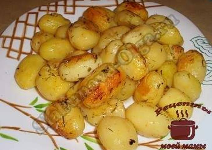 Картофель, запеченный в рукаве с травами
