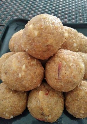 A picture of Rajashthani churma laddu.