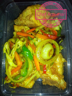 A picture of Awara and stir-fry vegetables.