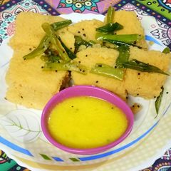 A picture of Khaman.