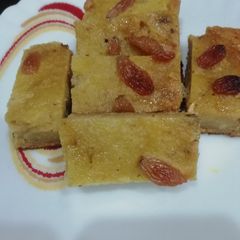 A picture of Rava and mango burfi.