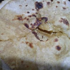 A picture of Makki roti.