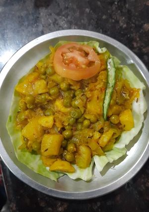 A picture of Cabbage Sabzi.