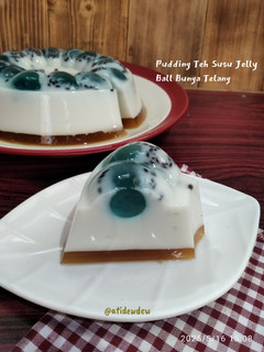 Foto resep *Pudding Teh Susu Jelly Ball Bunga Telang*