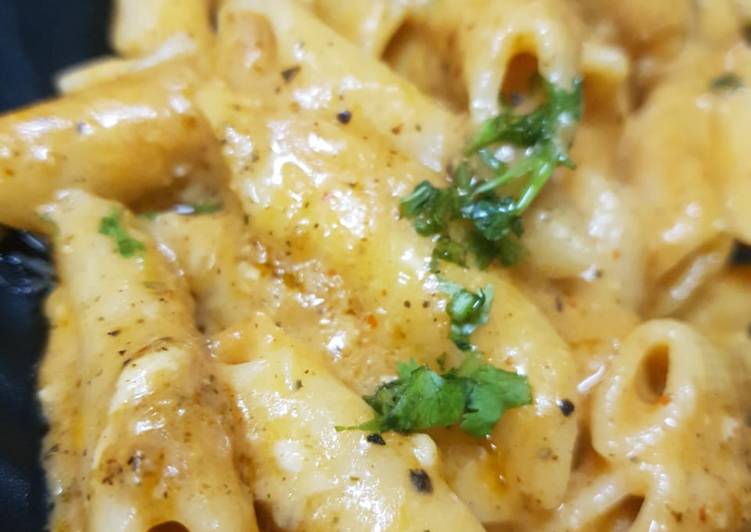 Simple Way to Make Quick Italian pasta in white gravy