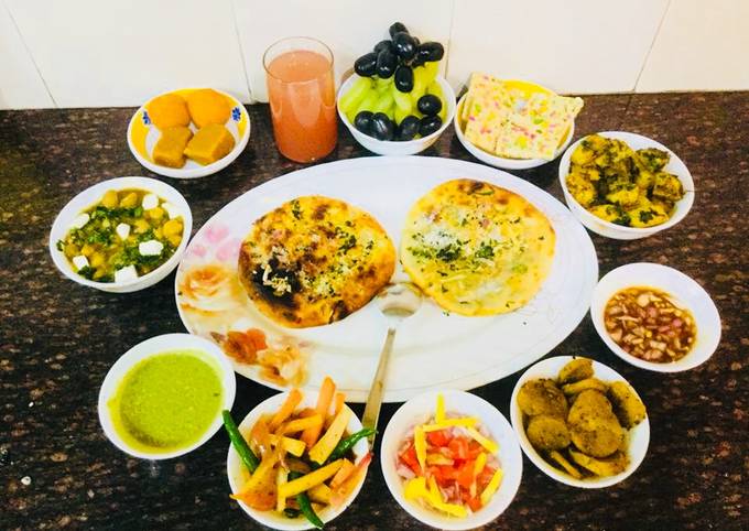 Amritsari Mixed Kulcha With Masala Channa