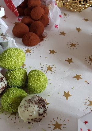 Une photo de Truffes Matcha/Coco