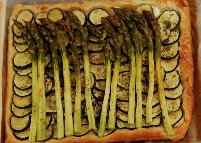 Torta salata veloce zucchine e asparagi