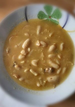 Una foto de Fabas con almejas
