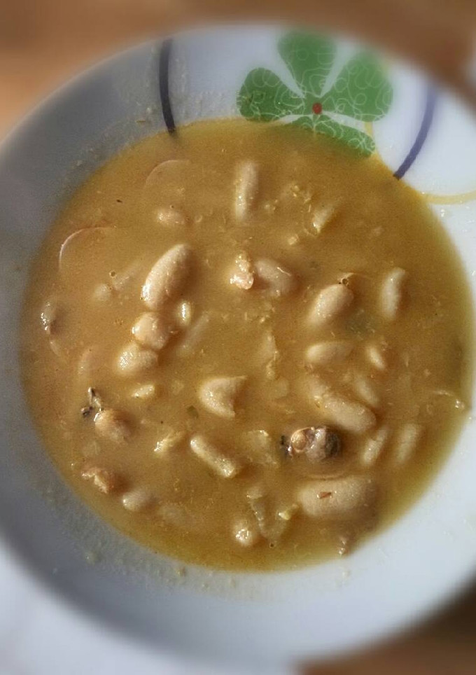 Una foto de Fabas con almejas