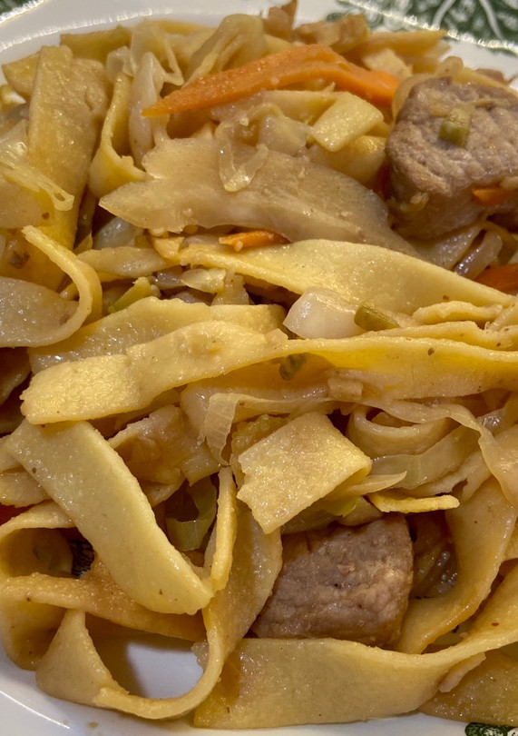 Una foto de Bami Goreng (o Nasi Goreng)