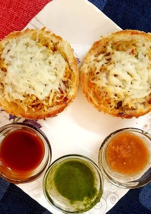 पिज़्ज़ा मेगी सैंडविच बाईट (Pizza maggi sandwich bite recipe in hindi) रेसिपी मुख्य फोटो