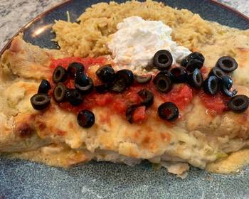 Fresh, Serving Recipe Chicken enchiladas with green chili cream sauce Delicious Simple