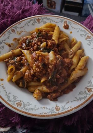 A picture of Speedy Pork Penne with Spinach and Cheddar.