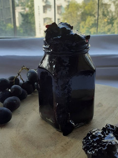 काले अंगूर का जैम (Kale Angoor Jam recipe in Hindi) रेसिपी मुख्य फोटो