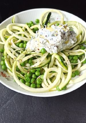 Une photo de SALADE de Petits pois et Spaghetti de Courgettes