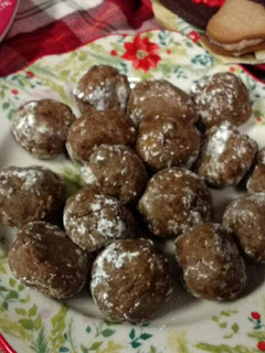 A picture of Honey Ginger Bourbon Balls.