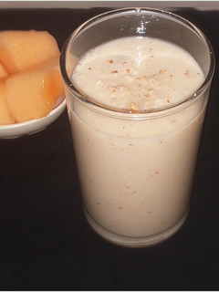 A picture of Banana and Muskmelon shake.
