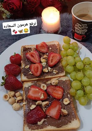 صورة لوصفة توست مع شوكلت وفراوله
