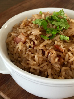 Una foto de Arroz con cebolla y tocineta (bacon - tocino)