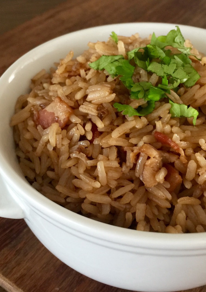 Una foto de Arroz con cebolla y tocineta (bacon - tocino)