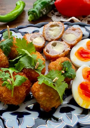 A picture of Mozzarellas Pork Balls.