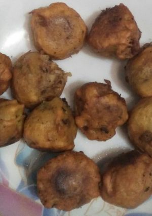 A picture of Khate Aloo Pakore.