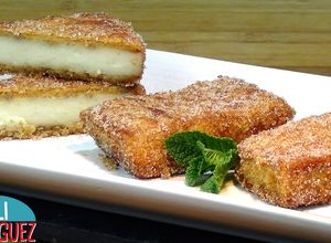 Foto principal de Leche frita con galletas, dulce típico de Semana Santa y fiestas tradicionales
