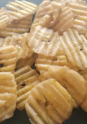 કાચા કેળાની વેફર (Raw Banana Wafer Recipe In Gujarati) રેસીપી મુખ્ય ફોટો
