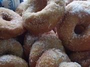 Una foto de berlinesas con levadura fresca