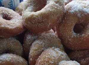 Una foto de Berlinesas/Rosquitas fáciles. Sin huevo ni leche y poca manteca