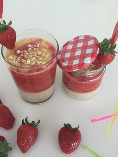 Una foto de Batido de frutas y colores para niños